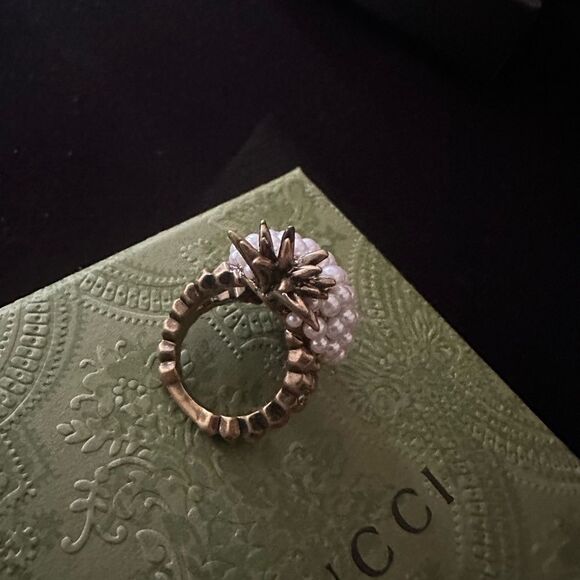 Brand new Gucci ring size 8 comes with box and dustbag - Picture 2 of 16